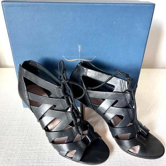 Pour La Victoire Camila Lattice Sandal - Polished Leather - Size 8M - Black - Picture 4 of 8